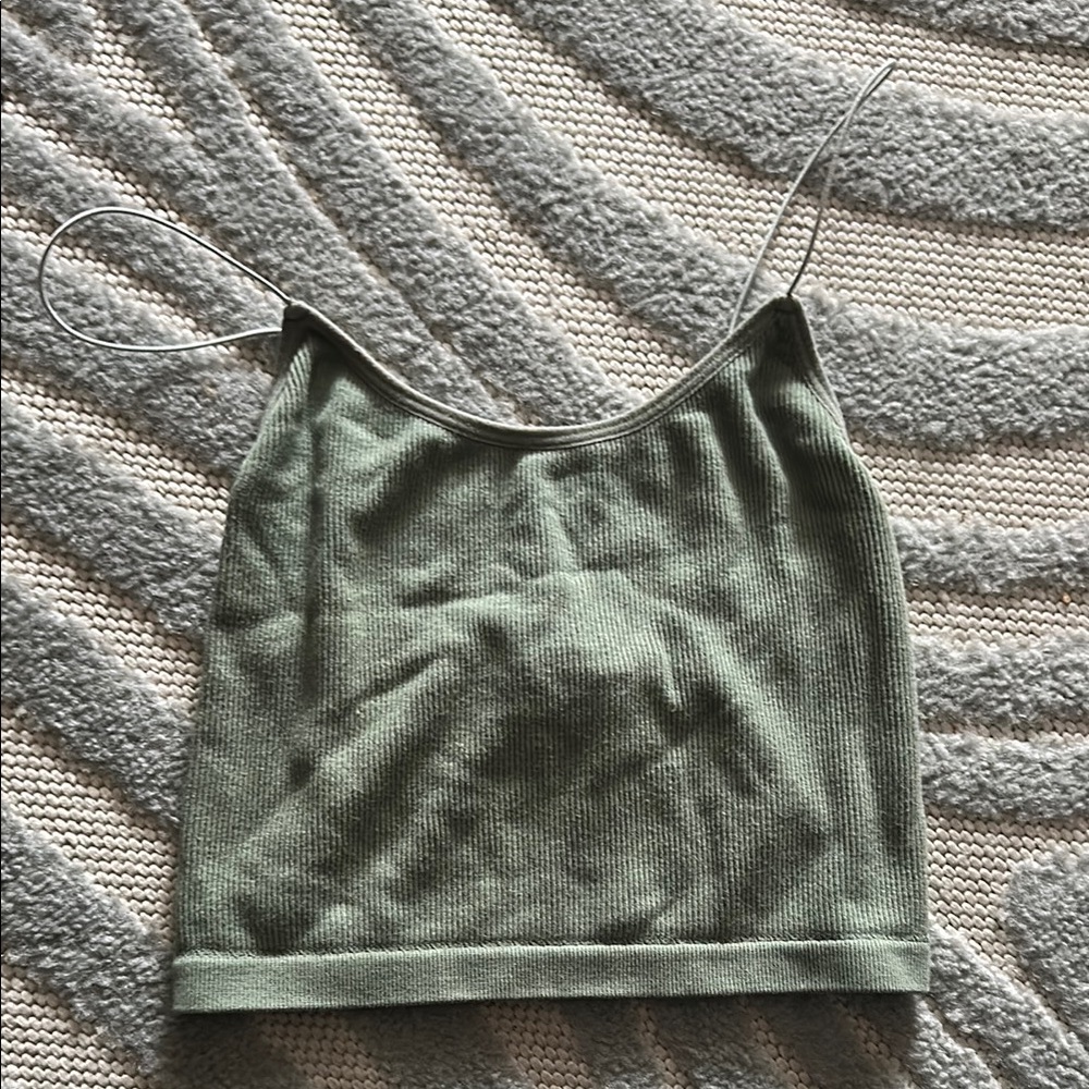 Stylish Green Ribbed Crop Top - Picture 2 of 3